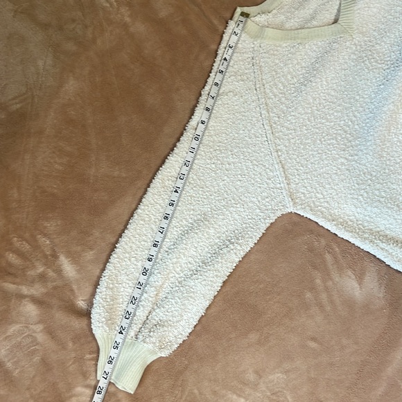 Cream light weight sweater - Picture 10 of 10